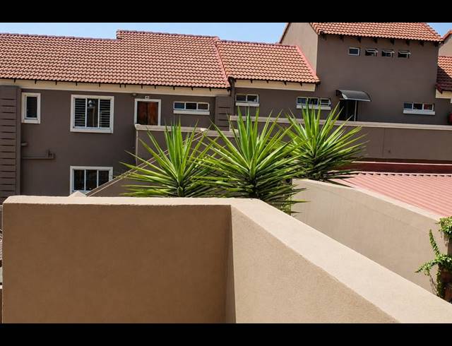 3 BEDROOM APARTMENT FOR SALE IN VORNA VALLEY
